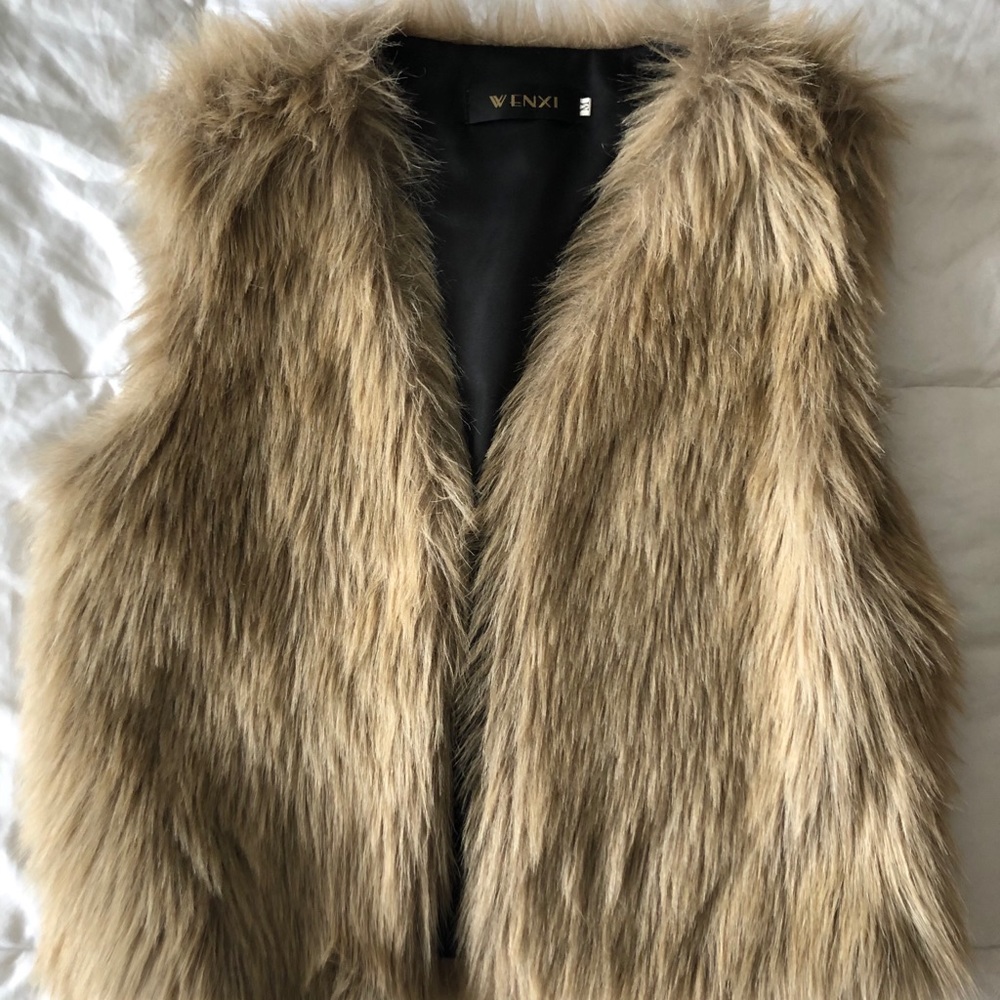 SUPER cute faux fur vest